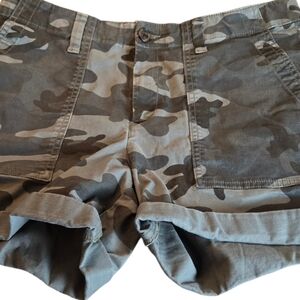 GAP Camo Shorts Size 8